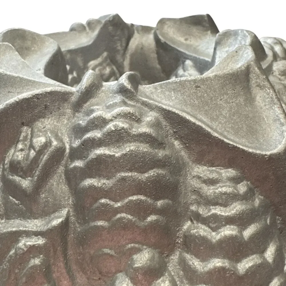 Nordic Ware Holiday Wreath Bundt Pan Cast Aluminum
